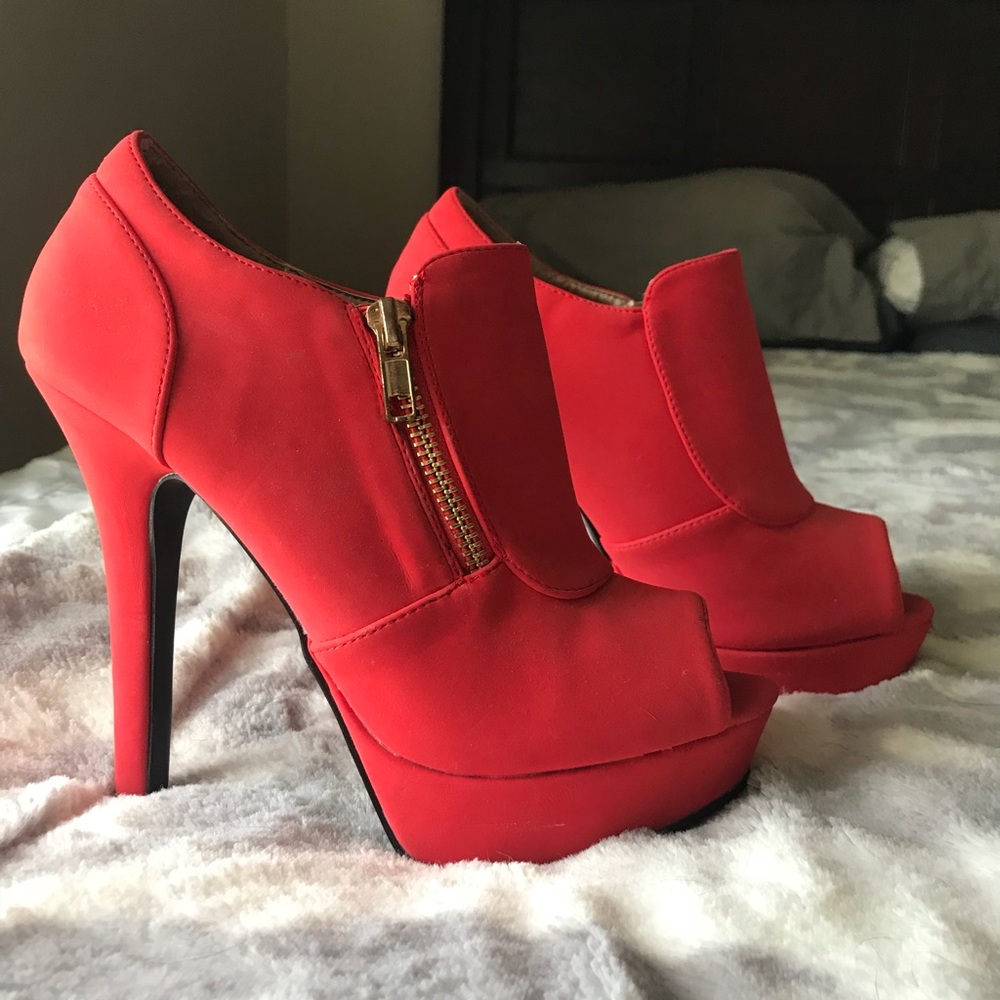 Coral open toe heel with gold zipper